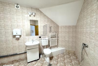 Casă cu 6 camere cu Teren 227 Mp în Gruia