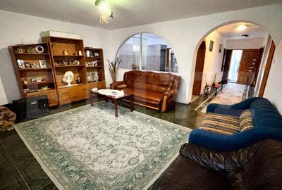 Casă cu Teren 372 Mp în Bariera Vâlcii