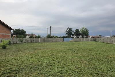 Teren de 2000 mp, în Central
