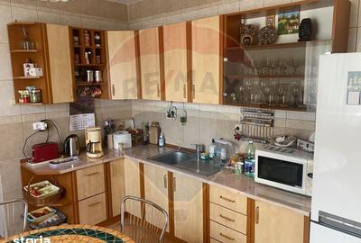 Casă cu 5 camere cu Piscina în Central - 8