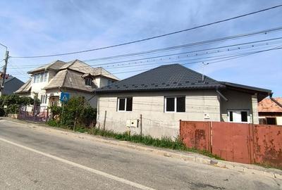 Casă cu 3 camere cu Teren 400 Mp în Central - 1