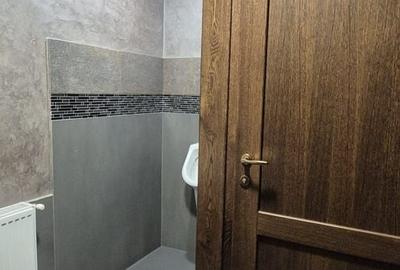 Spațiu comercial, de 100 mp, în Central - 4