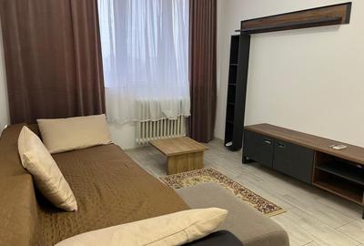 Apartament cu 3 camere semidecomandat în Drumul Taberei