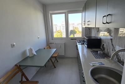 Apartament cu 3 camere semidecomandat în Dristor