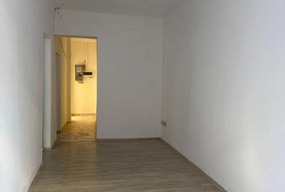 Spațiu comercial, de 80 mp, în Central