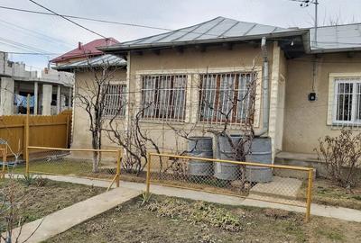 Casă cu 7 camere cu Teren 750 Mp în Central