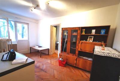 Apartament cu 3 camere nedecomandat în Circumvalațiunii