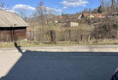 Casă cu 2 camere cu Teren 400 Mp în Central - 1