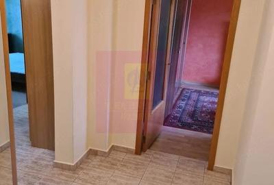 Apartament cu 3 camere decomandat în Vitan