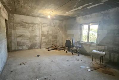 Casă cu 7 camere cu Teren 523 Mp în Central