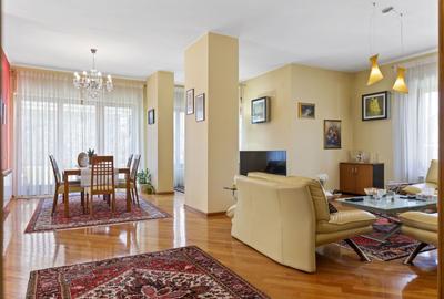 Apartament cu 8 camere semidecomandat, mobilat în Capitale - 2