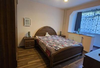 Apartament cu 3 camere decomandat în Cornișa - 8