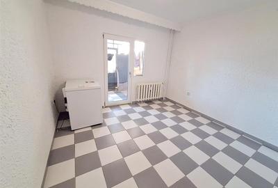 Apartament cu 3 camere decomandat în Narcisa - 5