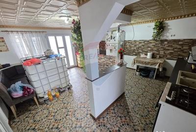 Casă cu 3 camere cu Teren 1000 Mp în Bătinești