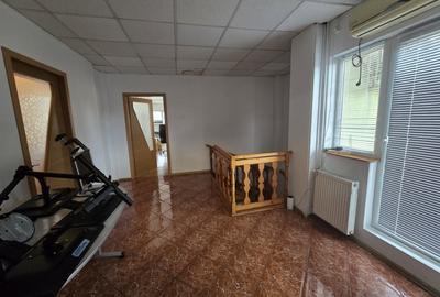 Casă individuală cu 6 camere cu Canalizare în Eroii Revoluției - 4