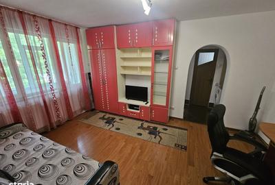 Apartament cu 2 camere semidecomandat în Tătărași
