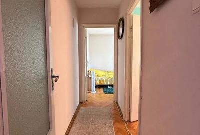 Apartament cu 3 camere semidecomandat în Cetății