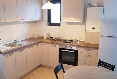 Apartament cu 2 camere semidecomandat, mobilat în Central
