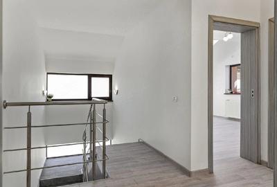 Casă cu Teren 1280 Mp în Ciorogârla