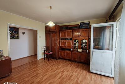 Apartament cu 3 camere decomandat în Drumul Taberei