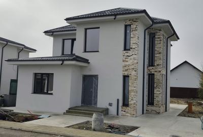 Casă individuală cu 4 camere cu Canalizare în Gulia - 2