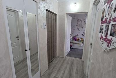 Apartament cu 3 camere semidecomandat în Siret - 3