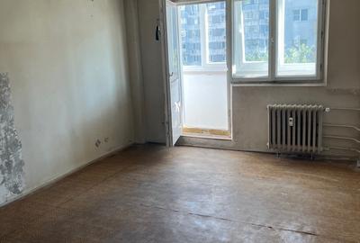 Apartament cu 2 camere semidecomandat în Rahova