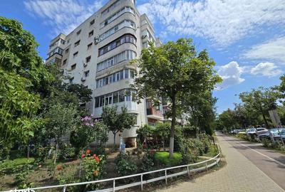 Apartament cu 3 camere în 1 Decembrie