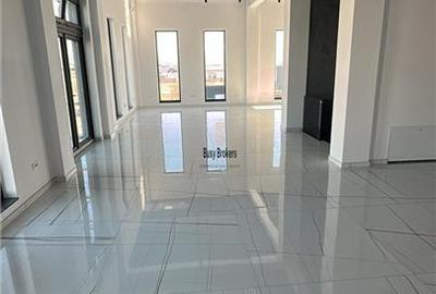 Spațiu comercial, de 230 mp, în Șelimbăr
