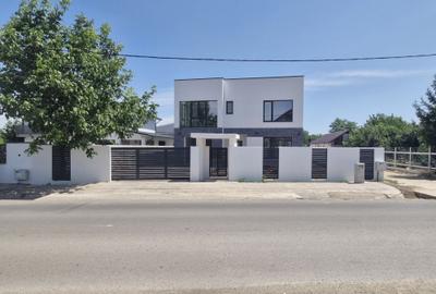 Casă cu 4 camere în Tunari