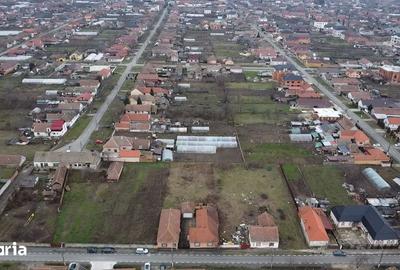 Casă cu 5 camere cu Teren 4319 Mp în Central - 2