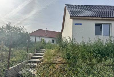 Casă cu 2 camere cu Teren 700 Mp în Central