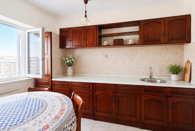 Apartament cu 3 camere decomandat în Dacia