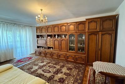 Apartament cu 3 camere decomandat în Decebal