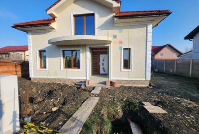 Casă individuală cu 4 camere cu Teren 350 Mp în Sânandrei - 1