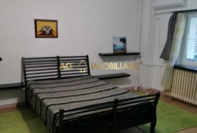 Garsonieră decomandată, mobilată în Tineretului