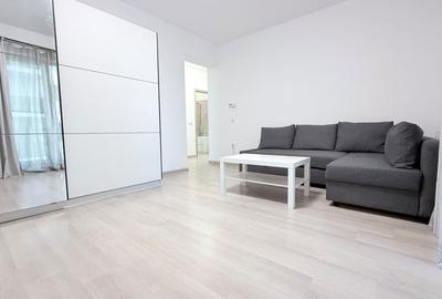 Apartament cu 3 camere decomandat, mobilat în Central