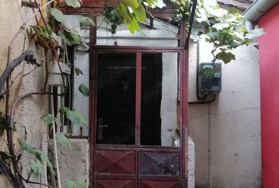 Casă cu 2 camere cu Teren 30 Mp în Central
