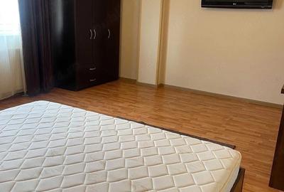 Garsonieră decomandată în Brâncoveanu
