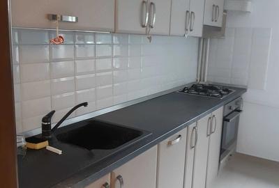 Apartament cu 2 camere decomandat în Eroii Revoluției