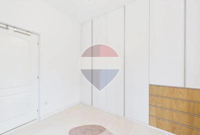 Apartament cu 3 camere decomandat în Obor