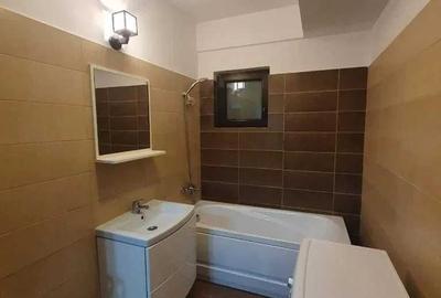Apartament cu 2 camere decomandat în Titan