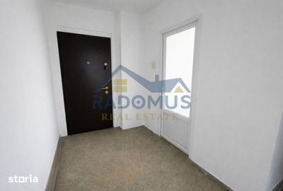 Apartament cu 3 camere decomandat în Vest - 9