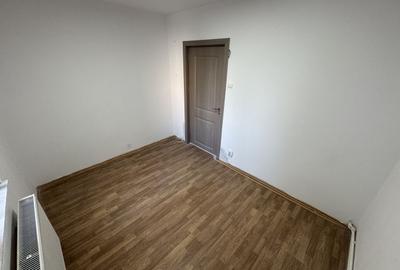 Apartament cu 3 camere decomandat, mobilat în CET - 4