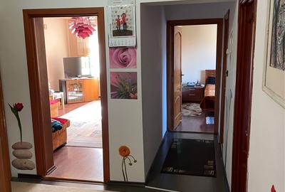 Apartament cu 3 camere decomandat în Predeal - 2