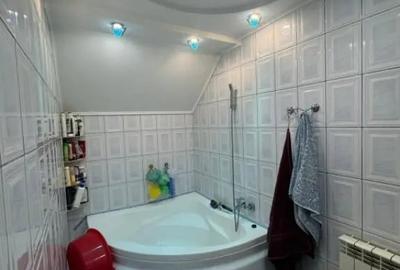 Casă cu 4 camere cu Teren 500 Mp în Rădăuți