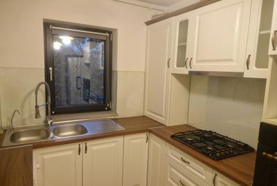 Apartament cu 2 camere decomandat în Între Lacuri