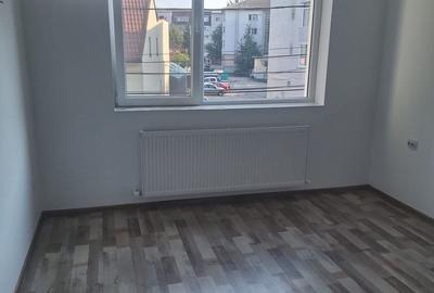 Apartament cu 2 camere decomandat în Banca Națională