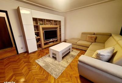 Apartament cu 4 camere decomandat în Central