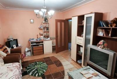 Apartament cu 3 camere decomandat în Faleza Nord